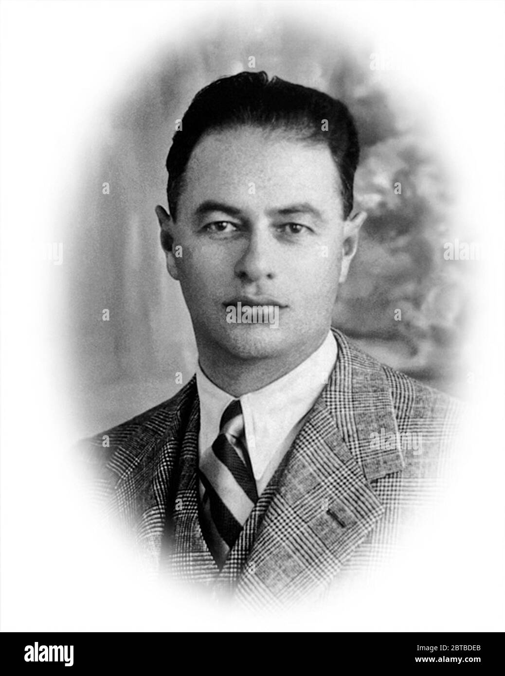 1929 Ca, ITALIEN : der in Ungarn geborene Fußballspieler und Trainer Árpád Weisz alias Arpad Veisz ( Solt , 1896 - Auschwitz Birkenau , 1944 ). War ein gefeierter ungarischer Fußballspieler und -Manager. Weisz war Jude und wurde mit seiner Frau und 2 Kindern von den Nazis nach der 1942 erfolgten Verhaftung in Dordrecht , Niederlande , getötet , nachdem er nach dem Erlass der faschistischen italienischen Rassengesetze gezwungen war , mit seiner Familie aus Italien zu fliehen . Nach seinem Rücktritt als Spieler im Jahr 1926 wurde Weisz Assistenztrainer des Teams Alessandria ( Italien ), bevor er zum F.C. wechselte Internazionale Milano (heute INTER). Er Stockfoto