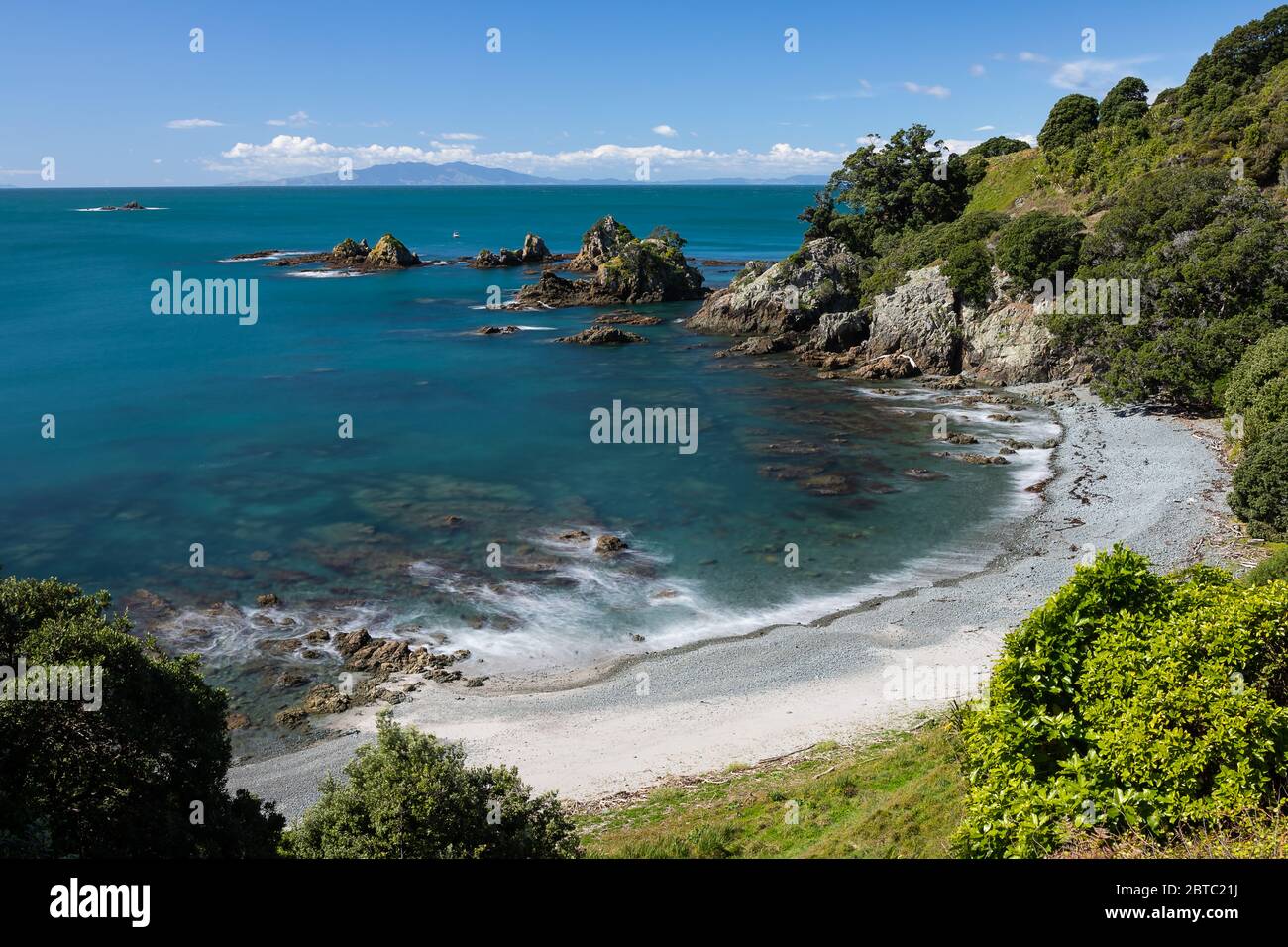 Fisherman Bay auf der Tiritiri Matangi Island, einer pestfreien Schutzinsel im Hauraki Golf von Neuseeland Stockfoto