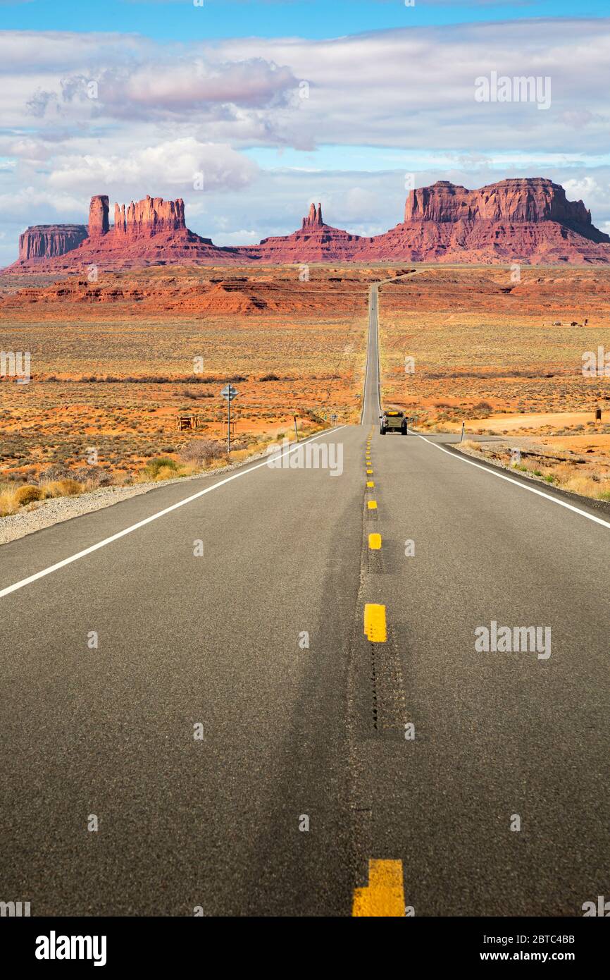 AZ00368-00...ARIZONA - US Highway 163 nördlich von Monument Valley. Stockfoto