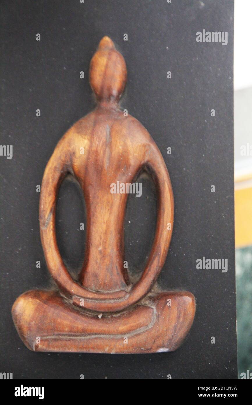 Yoga Kunst Skulptur, Handgemachte / Handgefertigte Figurative Yoga / Meditation Skulptur Pose Kunstgeschichte Menschliche Anatomie Modell, Indien, Asien (© Saji Maramon) Stockfoto