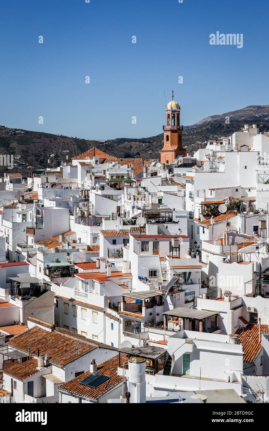 Competa, Provinz Málaga, Andalusien, Spanien - das weiße Bergdorf Competa im Bezirk Axarqu’a in der Provinz Málaga ist ein beliebtes Ausflugsort Stockfoto