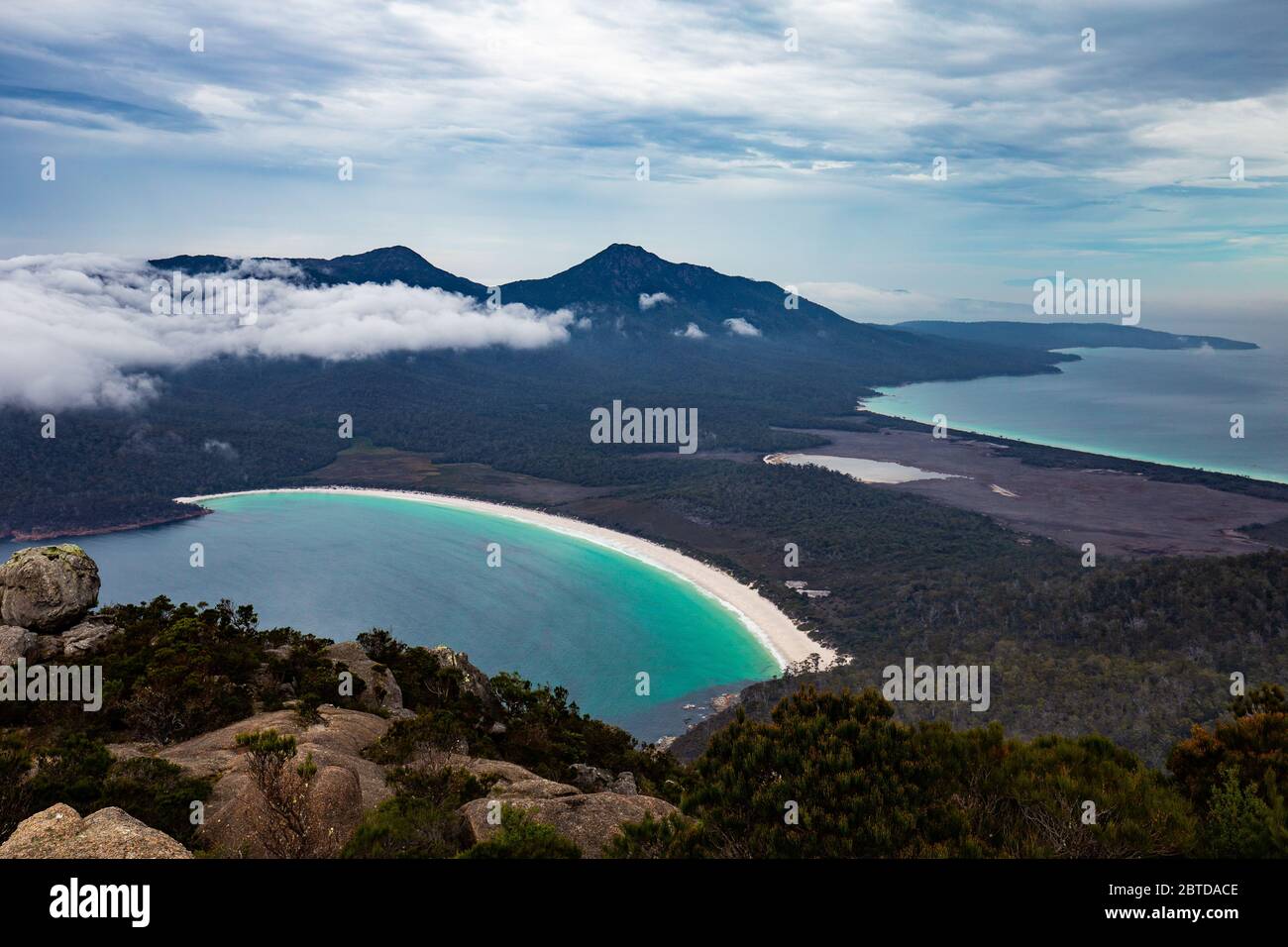 Wineglass Bay, Tasmanien, Australien - ein Blick vom Berggipfel Stockfoto