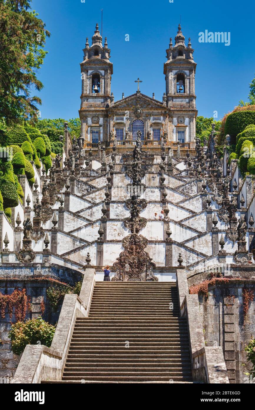 Braga, Bezirk Braga, Portugal. BOM Jesus do Monte Heiligtum. Escadaria dos Cinco Sentidos. Die Treppe der fünf Sinne. Stockfoto