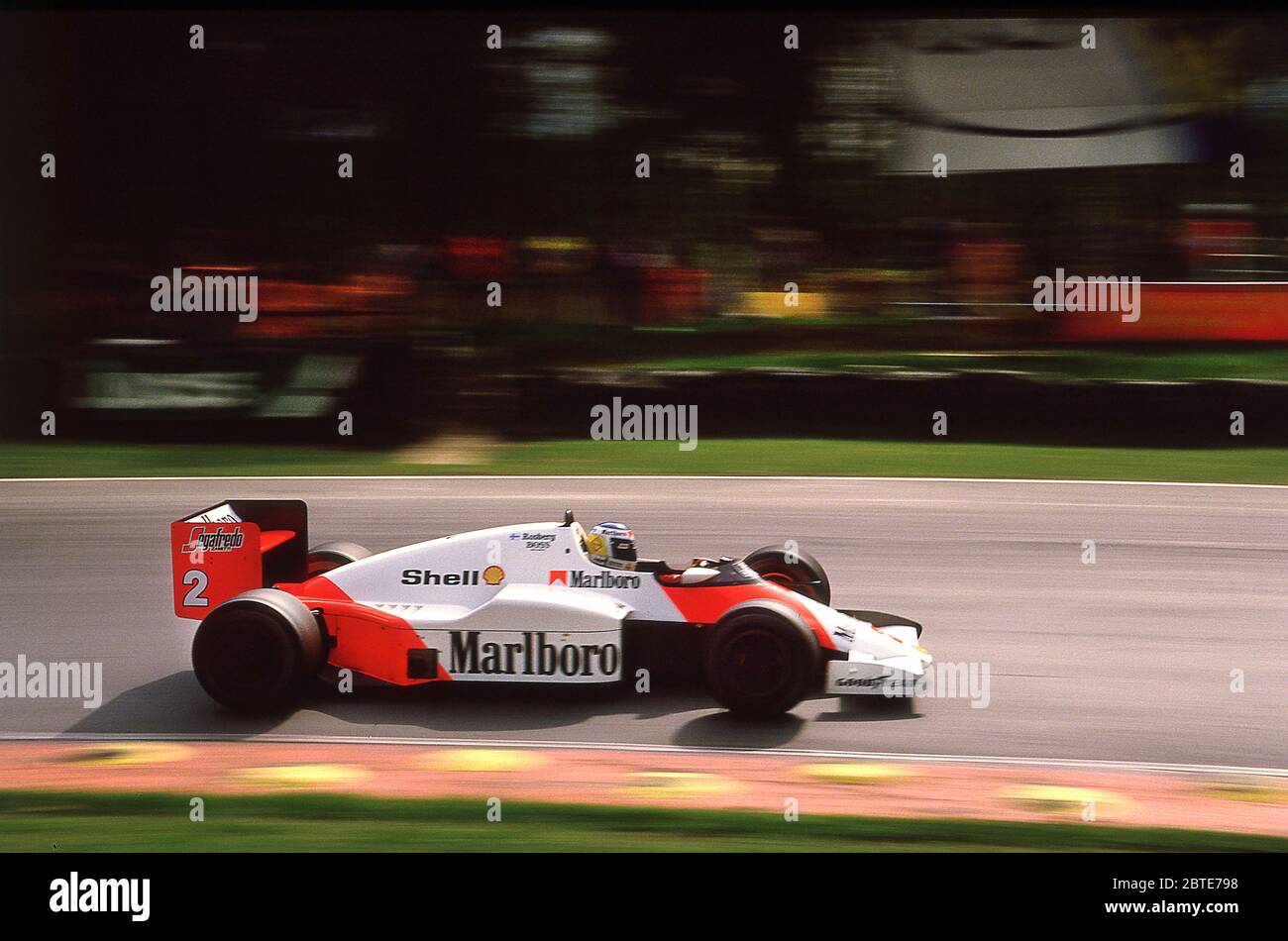 Keke Rosberg fährt mit seinem McLaren-Tag beim Grand Prix von Großbritannien 1986 in Brands Hatch UK Stockfoto