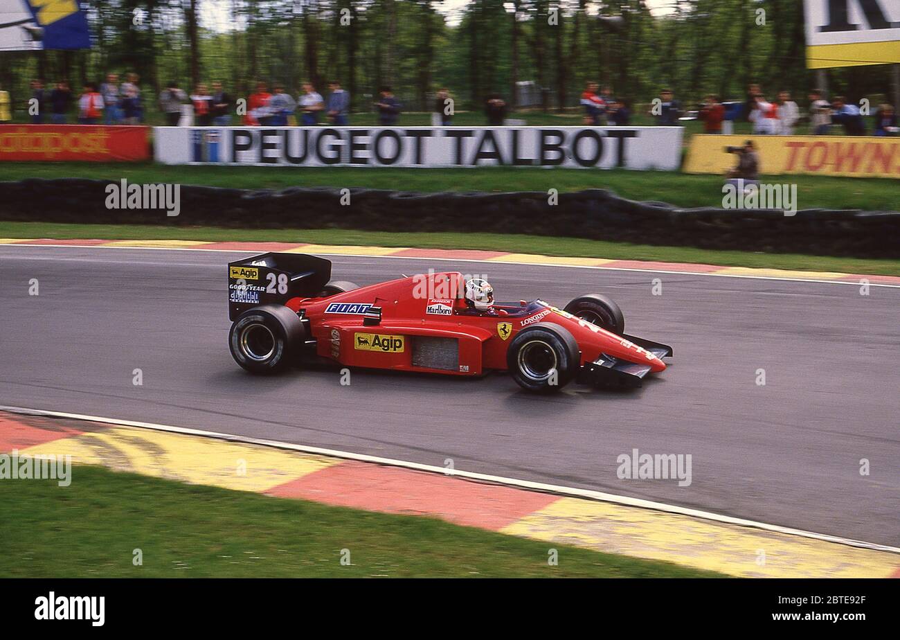 Stefan Johansson fährt mit seinem Ferrari F1 beim British Grand Prix 1986 in Brands Hatch UK Stockfoto