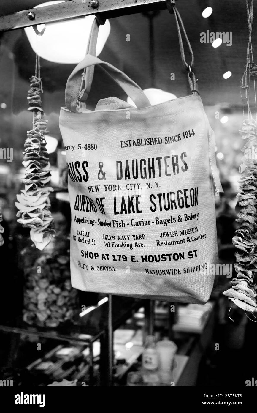 Russ & Daughters, New York City, geräucherter Fisch, Vorspeisen, klassisches jüdisches Essen. 179 Houston Street, New York City, New York, Lower East Side, USA Stockfoto