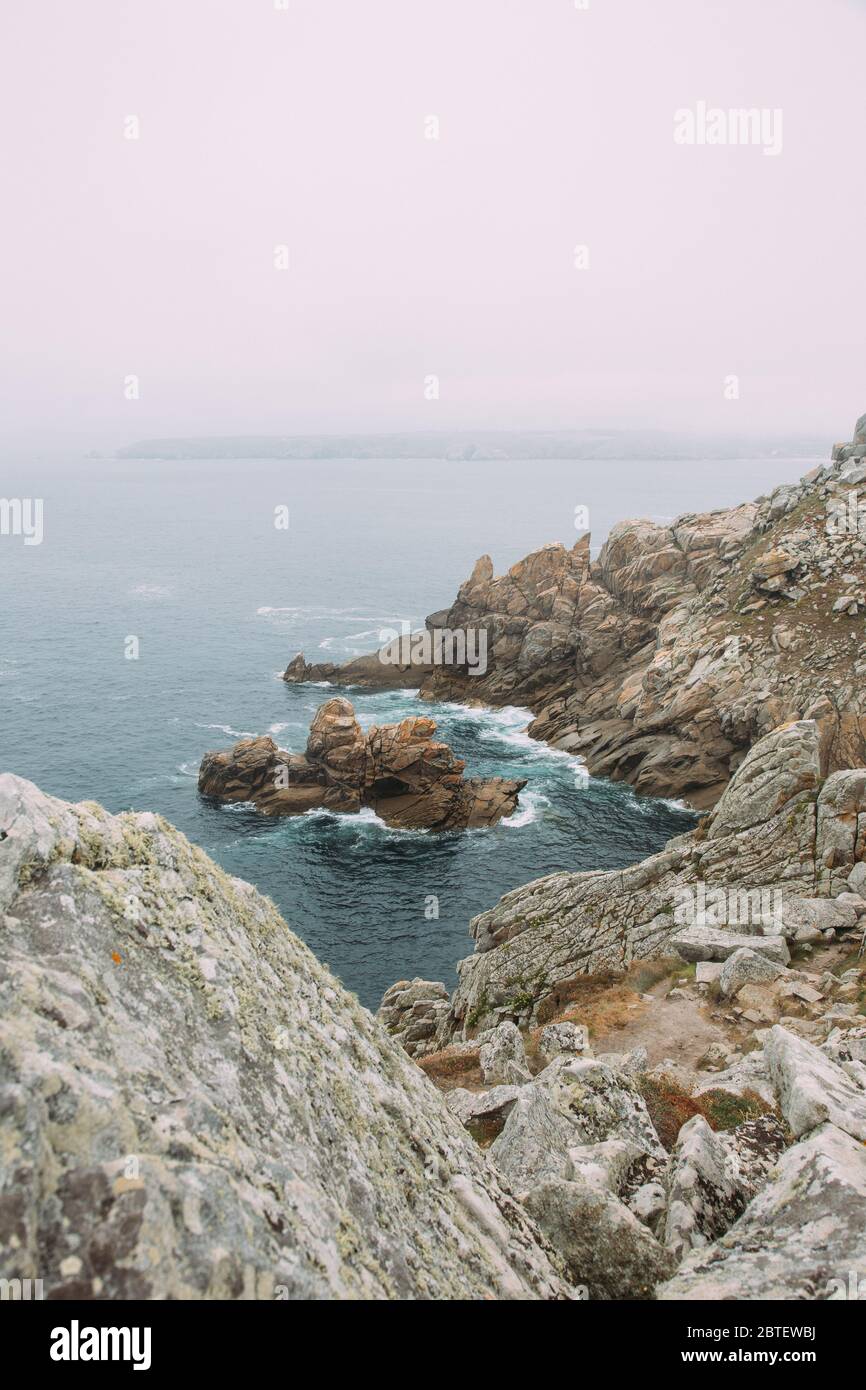 Dramatische Landschaft der Pointe du Raz in der Bretagne Frankreich Stockfoto