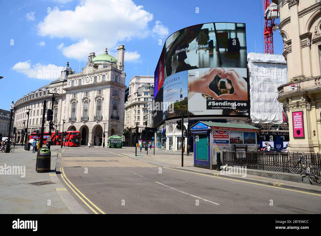 Ein verlassene Piccadilly Circus, während der 2020 Coronavirus Pandemic London Lockdown Stockfoto Ein verlassene Piccadilly Circus, während der 2020 Coronavirus Pandemic London Lockdown Stockfoto