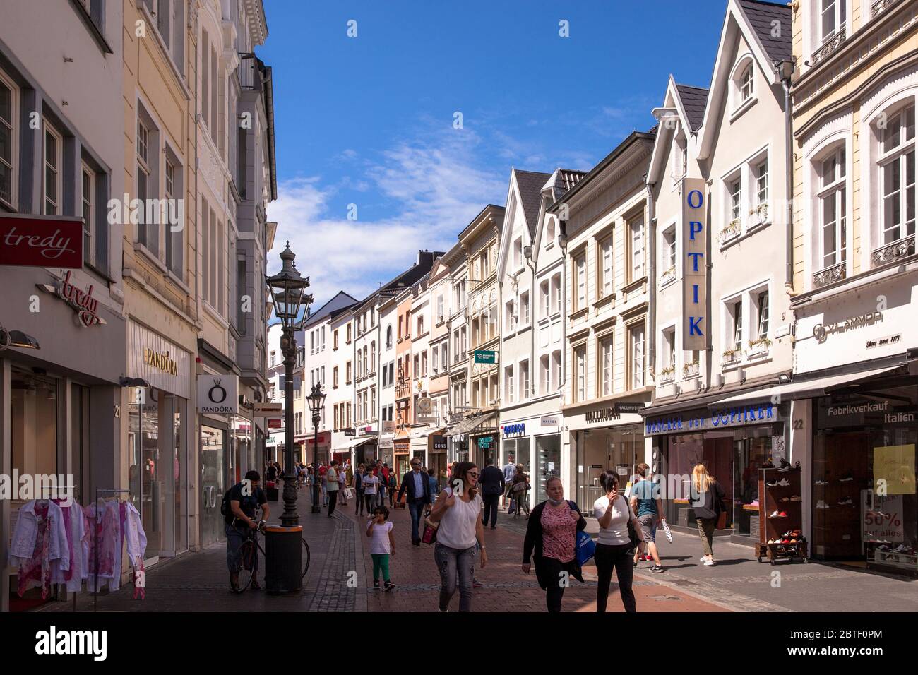 Fußgängerzone Sternstraße in der Stadt, Bonn, Nordrhein-Westfalen, Deutschland. Fussgaengerzone Sternstrasse in der Innenstadt, Bonn, Nordrhein- Stockfoto