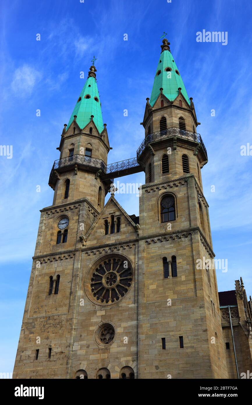 Die Evangelisch-Lutherische Kirche unserer Stadt liebt Frauen, darunter St. Marien genannt, drei Schiffe, Symbol der Stadt, Meiningen, Thüringen, Deutschland / Stockfoto