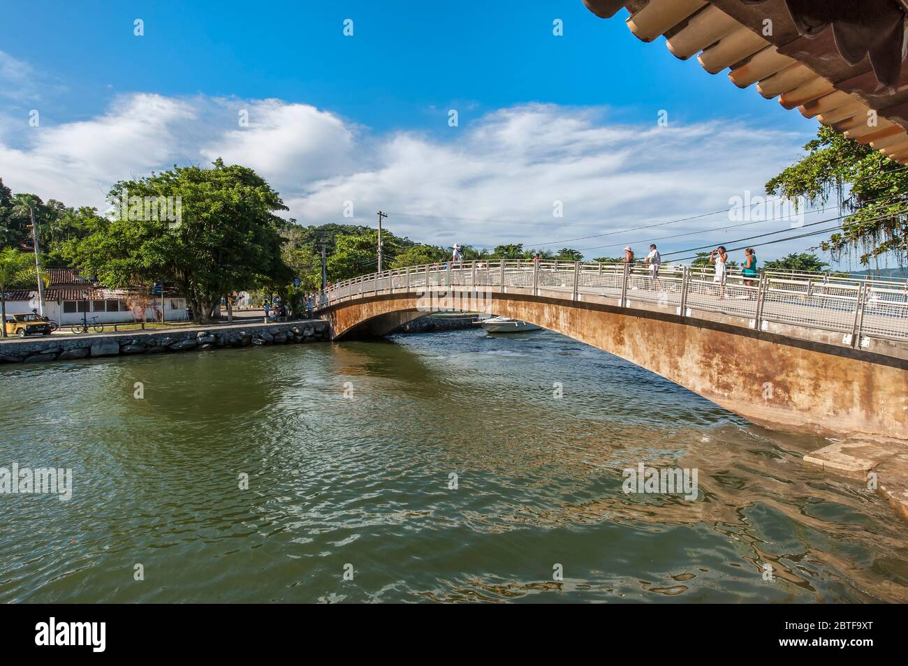 Brücke über den Pereque Açu Fluss, Paraty, Rio de Janeiro Staat, Brasilien Stockfoto