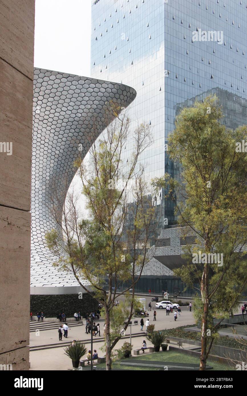 Berühmtes Soumaya Museum in Mexiko-Stadt, Blick vom Jumex Museum Stockfoto