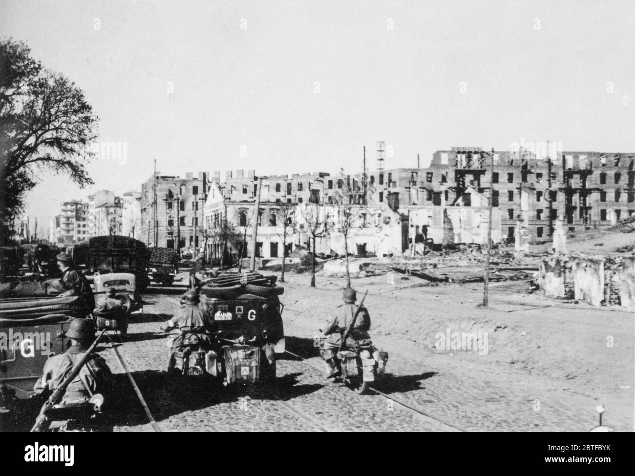 Minsk in Trümmern Operation Barbarossa - Deutsche Invasion Russlands, 1941 - 15. Division der Thüringer-Kurhessen Division Stockfoto