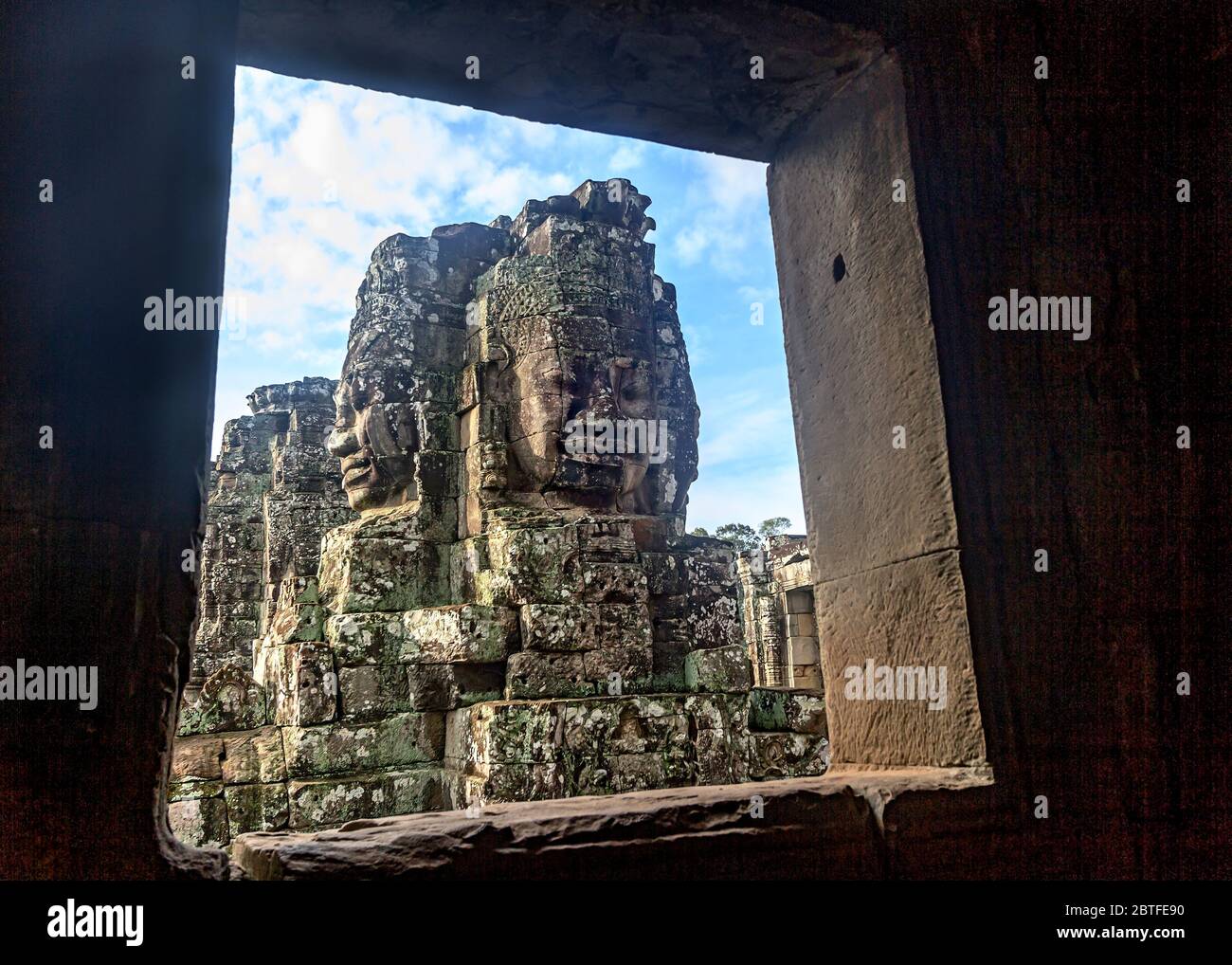 Der Bayon-Tempel ist ein reich dekorierter Khmer-Tempel in Angkor in Kambodscha. Erbaut im späten 12. Jahrhundert oder Anfang des 13. Jahrhunderts Stockfoto