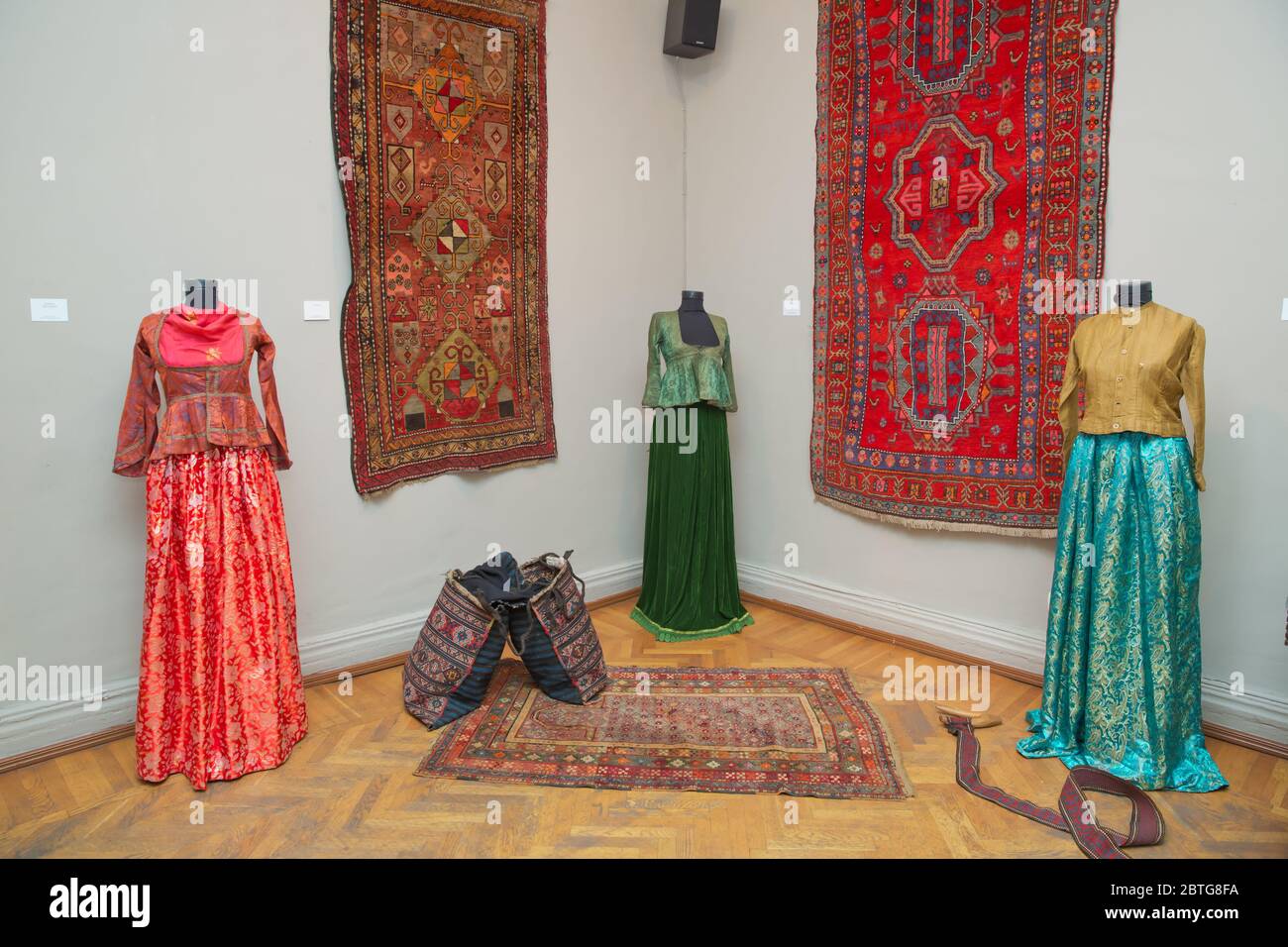 Alte Nationaltracht von Aserbaidschan.