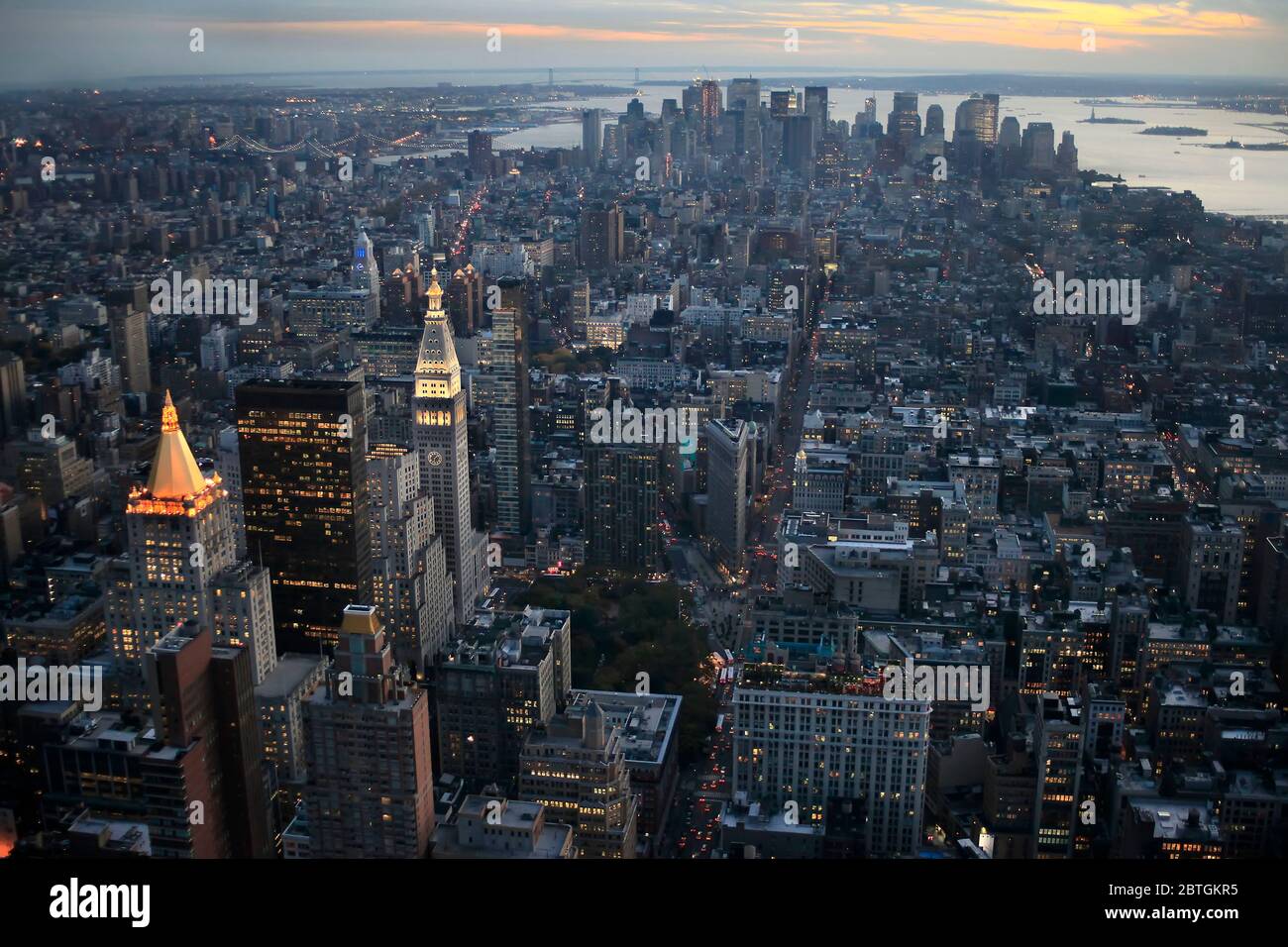 Stadtbild Manhattan New York USA bei Nacht Stockfoto