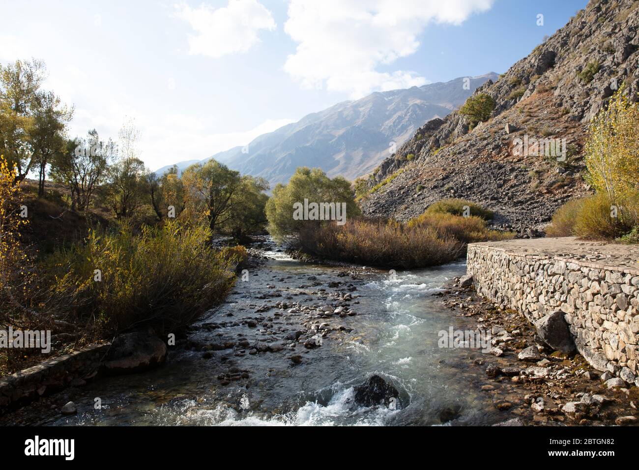 Munzur Mount und Nationalpark. Munzur River in Ovacik, Tunceli. Türkischer Name; Munzur Gozeleri. Stockfoto