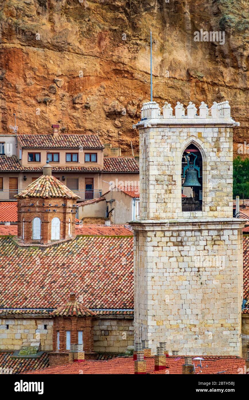 Turm und Dächer in der antiken Stadt Daroca Nahaufnahme Stockfoto