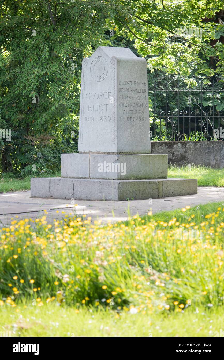 Der George Eliot Obelisk in den Gedenkgärten, Nuneaton. Stockfoto