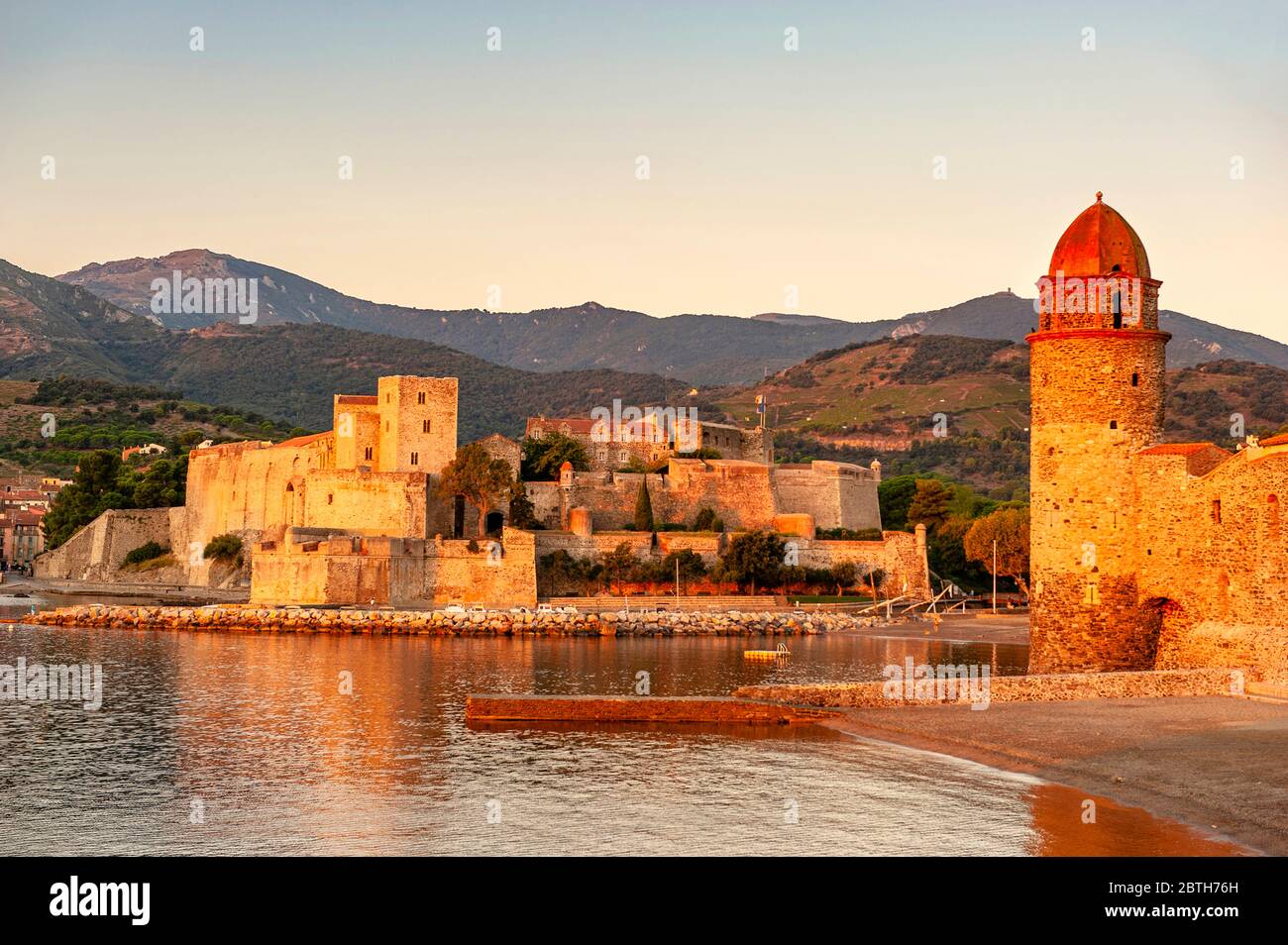 Blick auf Collioure, ein Juwel der Côte Vermeille, Südfrankreich Stockfoto