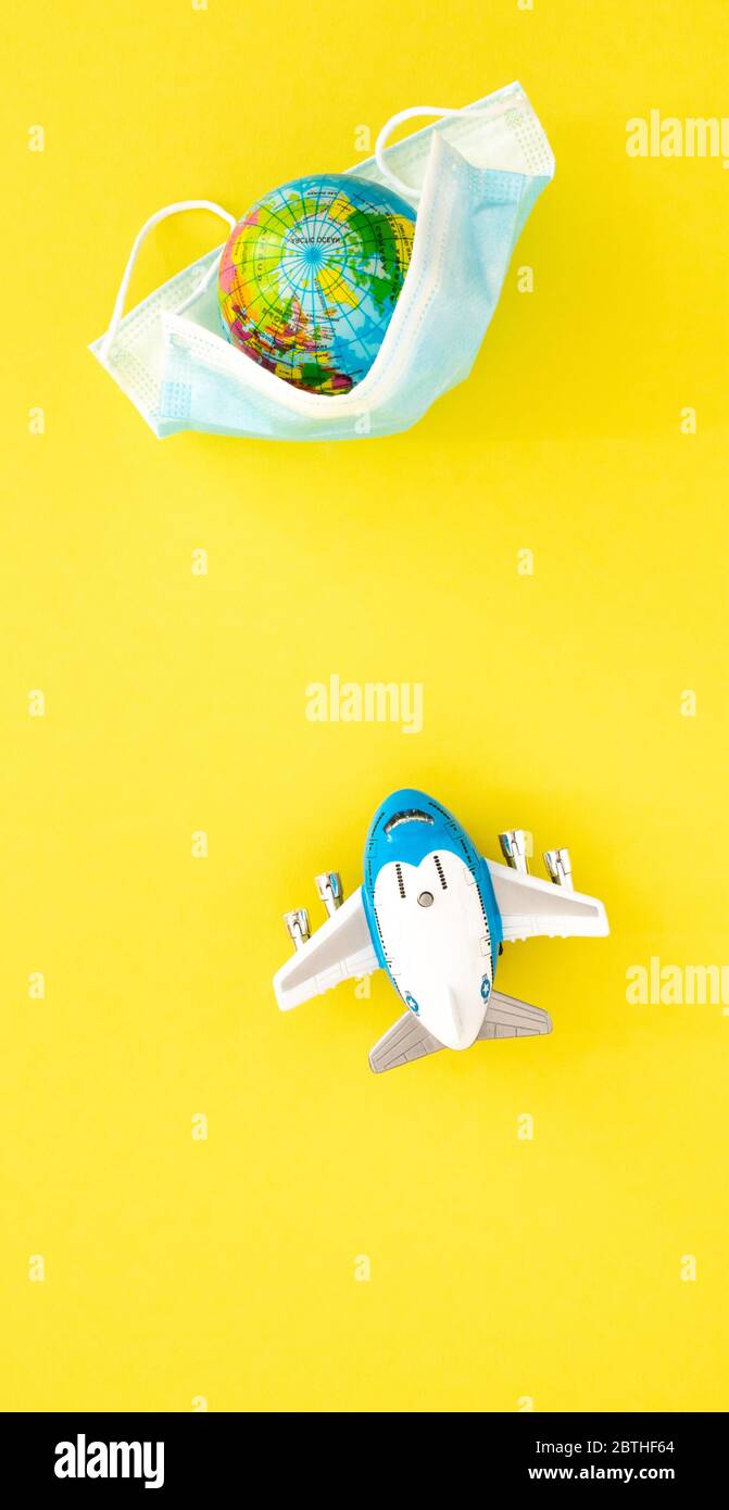 Vertikale Ausrichtung Minimalismus Konzept des Reisens wegen Corona Pandemie Stockfoto