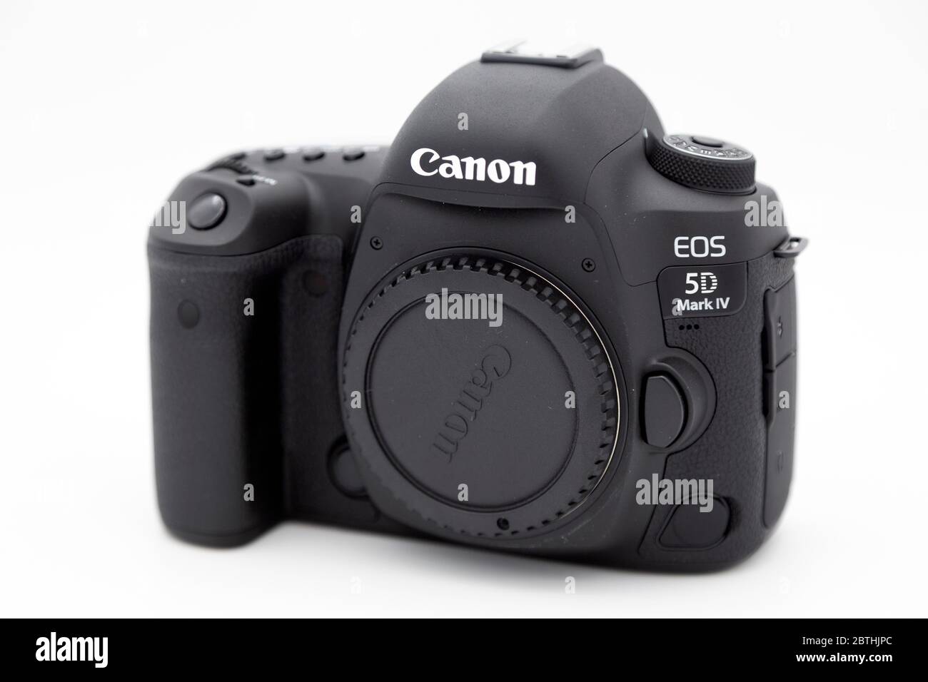 Ein Canon 5D Mark IV Kameragehäuse. Es handelt sich um eine digitale Spiegelreflexkamera (D-SLR) mit Vollformat. Stockfoto