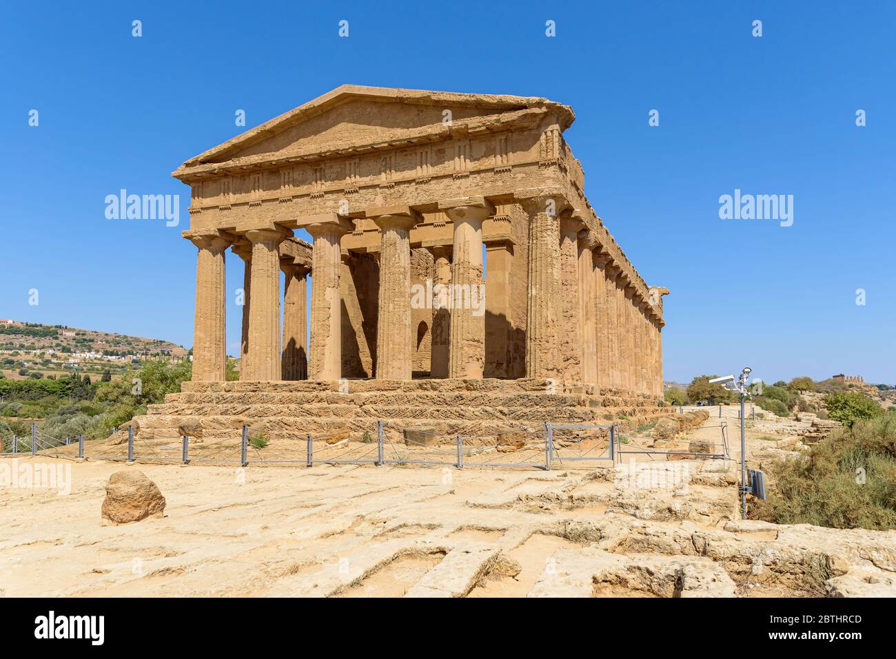 Ruinen des Concordia-Tempels im Tal der Tempel in Agrigent, Sizilien, Italien Stockfoto