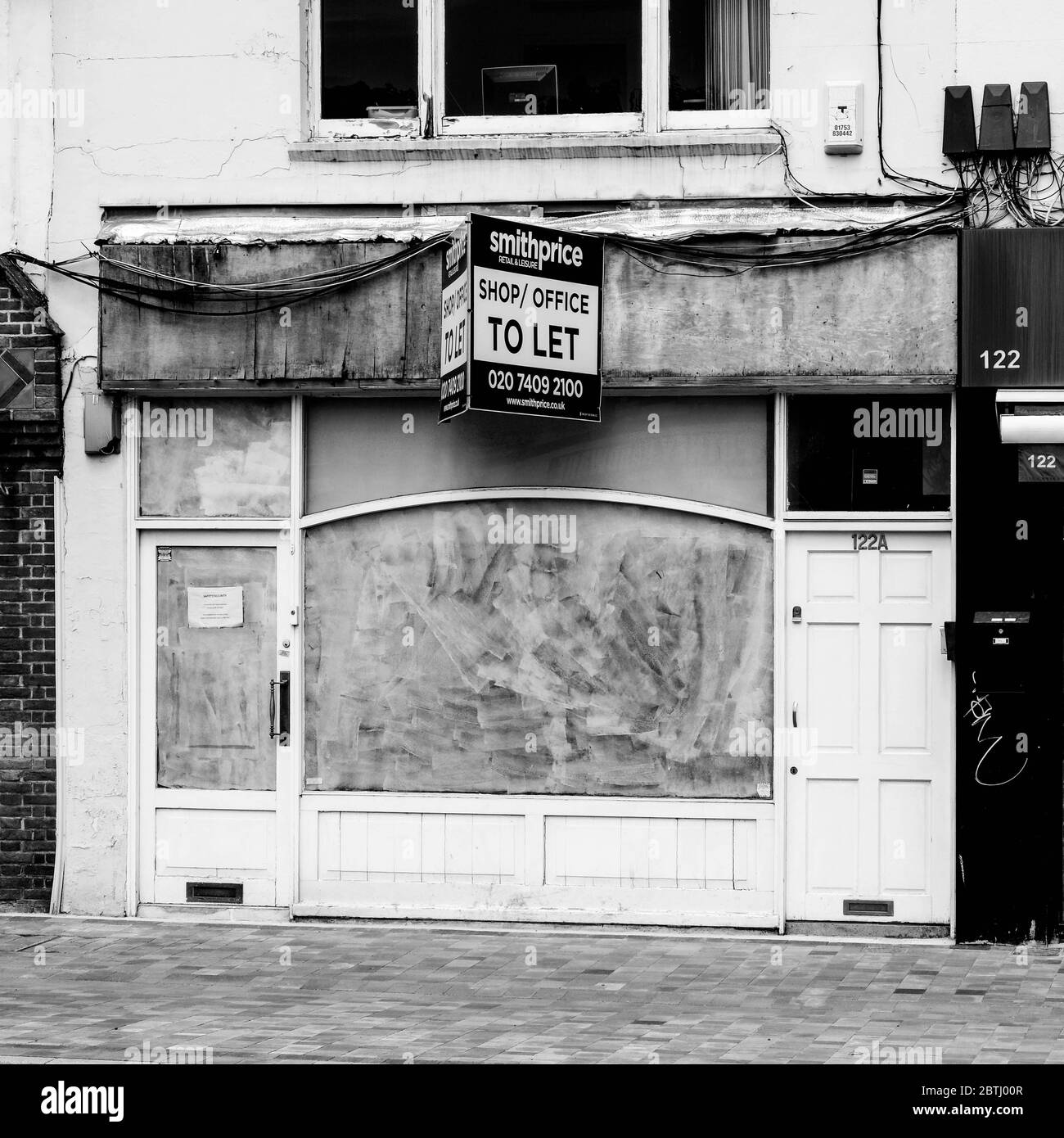 Leere geschlossene Geschäfte in South London während des Coronavirus 2020 in Großbritannien, die Schäden für die Einzelhandelsbranche hervorheben Stockfoto