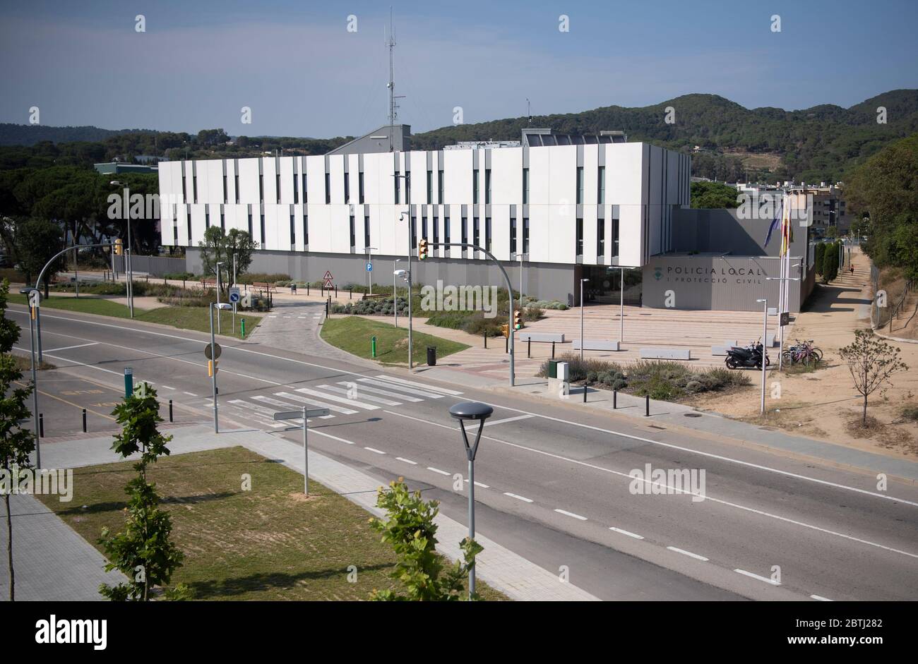 Allgemeine Ansichten der neuen lokalen Polizeiwache (Policia Local i Proteccio Civil) in Lloret de Mar, Costa Brava, Spanien Stockfoto