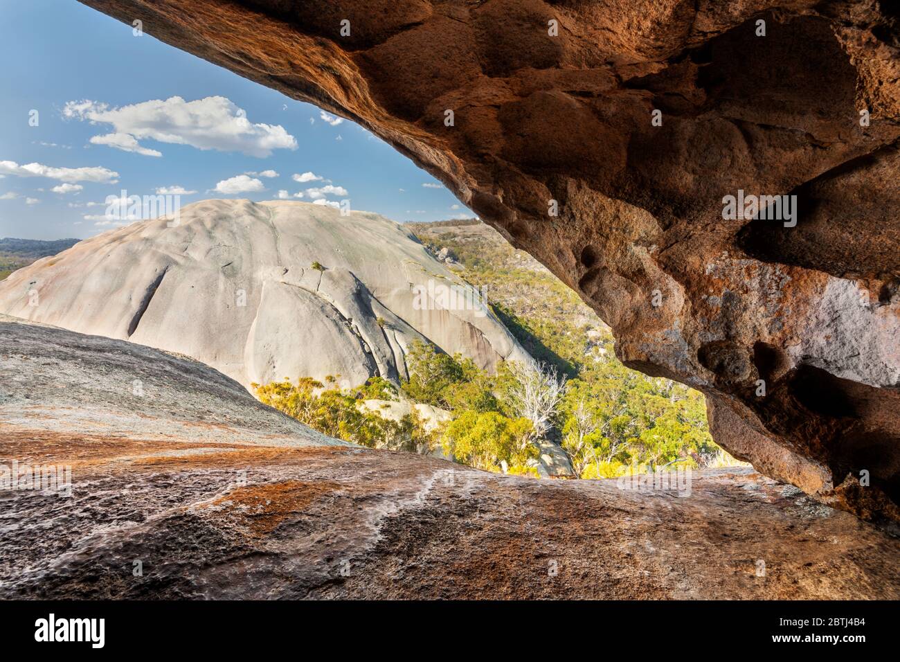 Herrlicher Blick auf die wilde Landschaft des Girraween National Park. Stockfoto