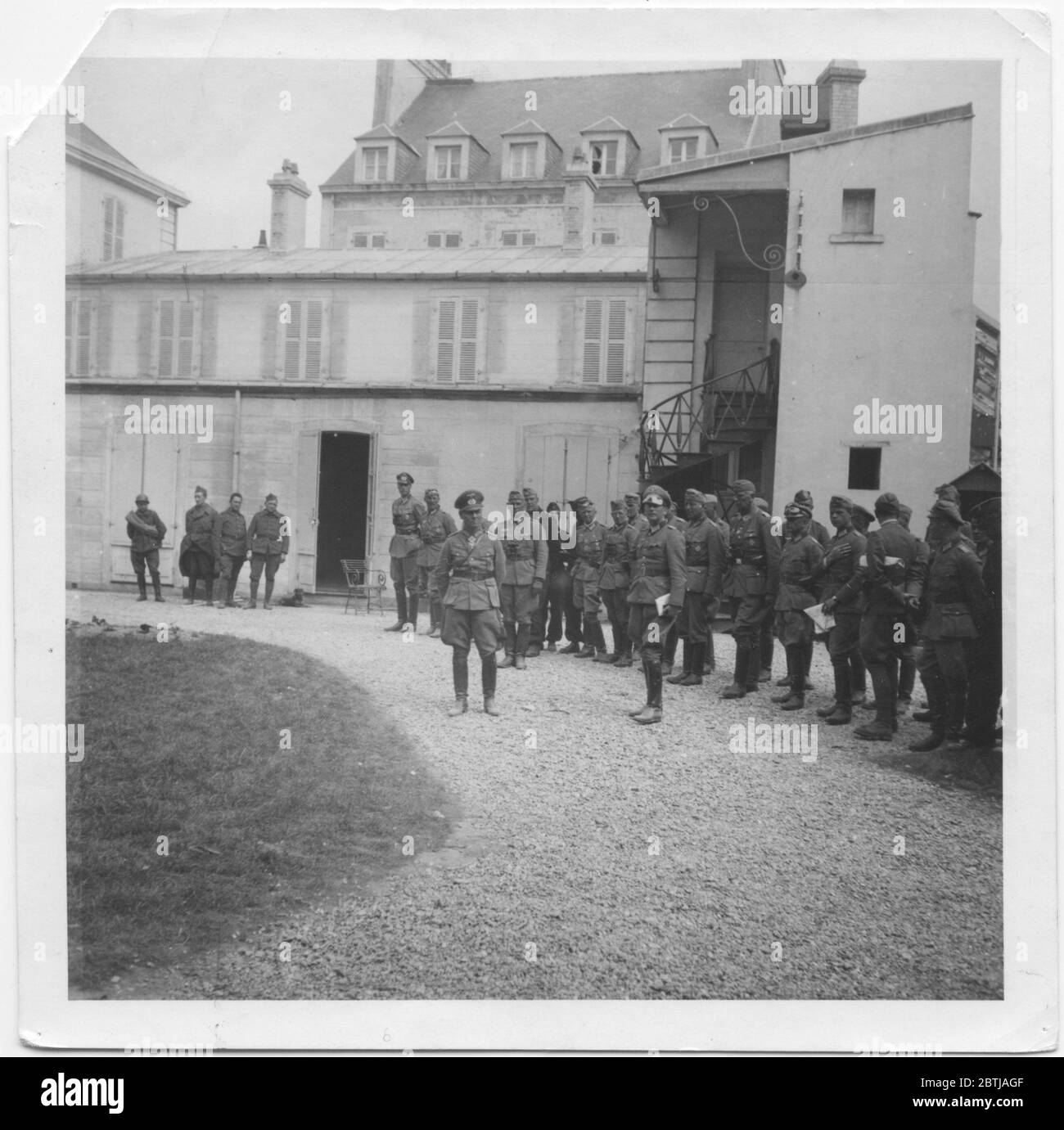 Fotografien, die militärische Aktivitäten in Frankreich, Mai - Juni 1940. Inklusive Fotografien von Rommel, Guderian, Dreiz, Bottcher, General Garaboldi, Lucie Rommel, Aufnahmen von Rommel mit Hitler. Fotos von ankommenden und in Aktion kommenden Geräten und Truppen aus der persönlichen Sammlung von Rommel. Stockfoto