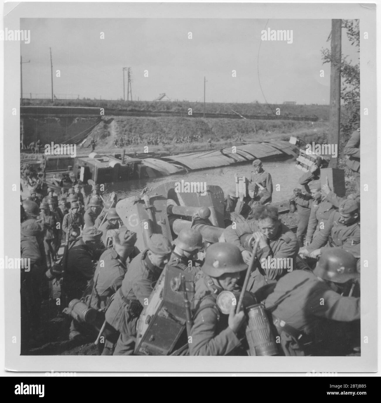 Fotografien, die militärische Aktivitäten in Frankreich, Mai - Juni 1940. Inklusive Fotografien von Rommel, Guderian, Dreiz, Bottcher, General Garaboldi, Lucie Rommel, Aufnahmen von Rommel mit Hitler. Fotos von ankommenden und in Aktion kommenden Geräten und Truppen aus der persönlichen Sammlung von Rommel. Stockfoto