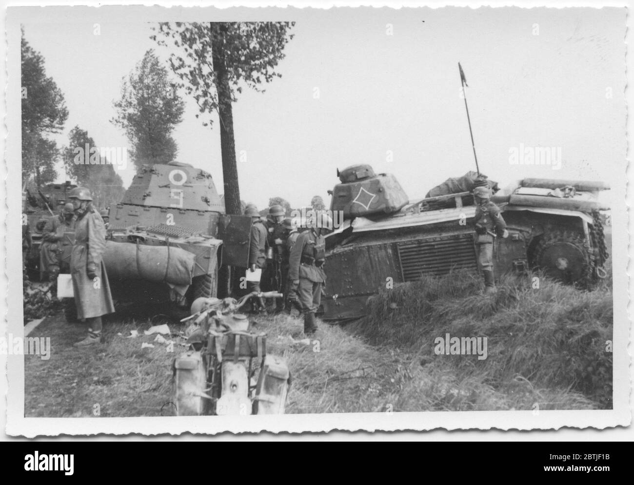 Fotografien, die militärische Aktivitäten in Frankreich, Mai - Juni 1940. Inklusive Fotografien von Rommel, Guderian, Dreiz, Bottcher, General Garaboldi, Lucie Rommel, Aufnahmen von Rommel mit Hitler. Fotos von ankommenden und in Aktion kommenden Geräten und Truppen aus der persönlichen Sammlung von Rommel. Stockfoto