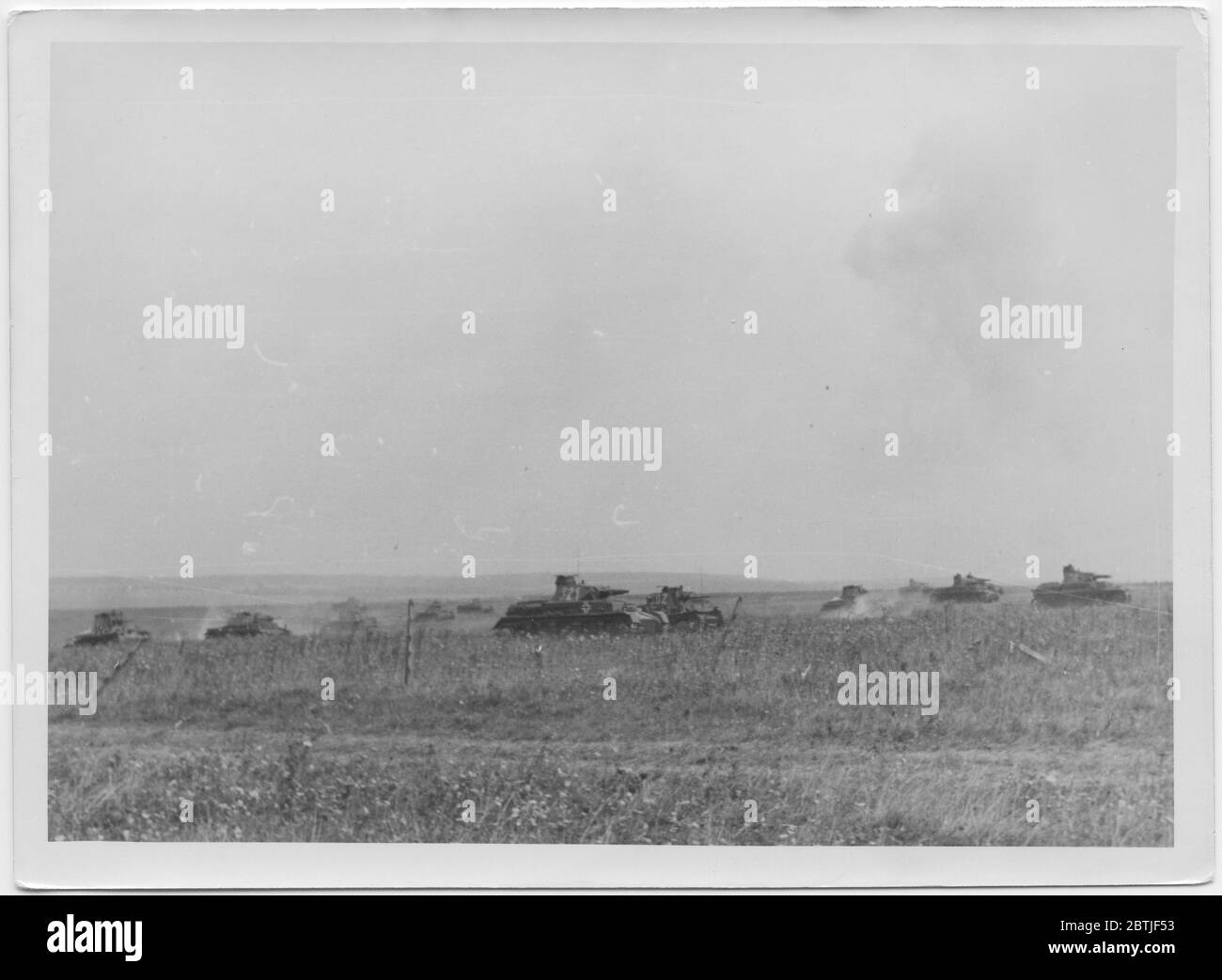 Fotografien, die militärische Aktivitäten in Frankreich, Mai - Juni 1940. Inklusive Fotografien von Rommel, Guderian, Dreiz, Bottcher, General Garaboldi, Lucie Rommel, Aufnahmen von Rommel mit Hitler. Fotos von ankommenden und in Aktion kommenden Geräten und Truppen aus der persönlichen Sammlung von Rommel. Stockfoto