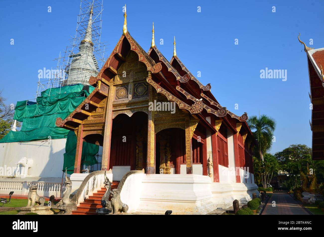 Wunderschöner Viharn im Wat Phra Singh in Chiang Mai Stockfoto