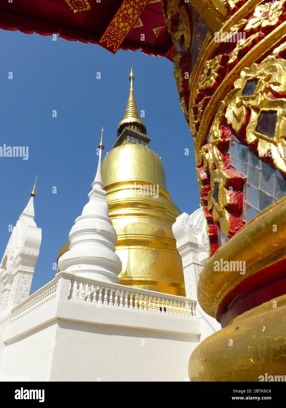 Goldener Chedi von Wat Suan Dok in Chiang Mai Stockfoto