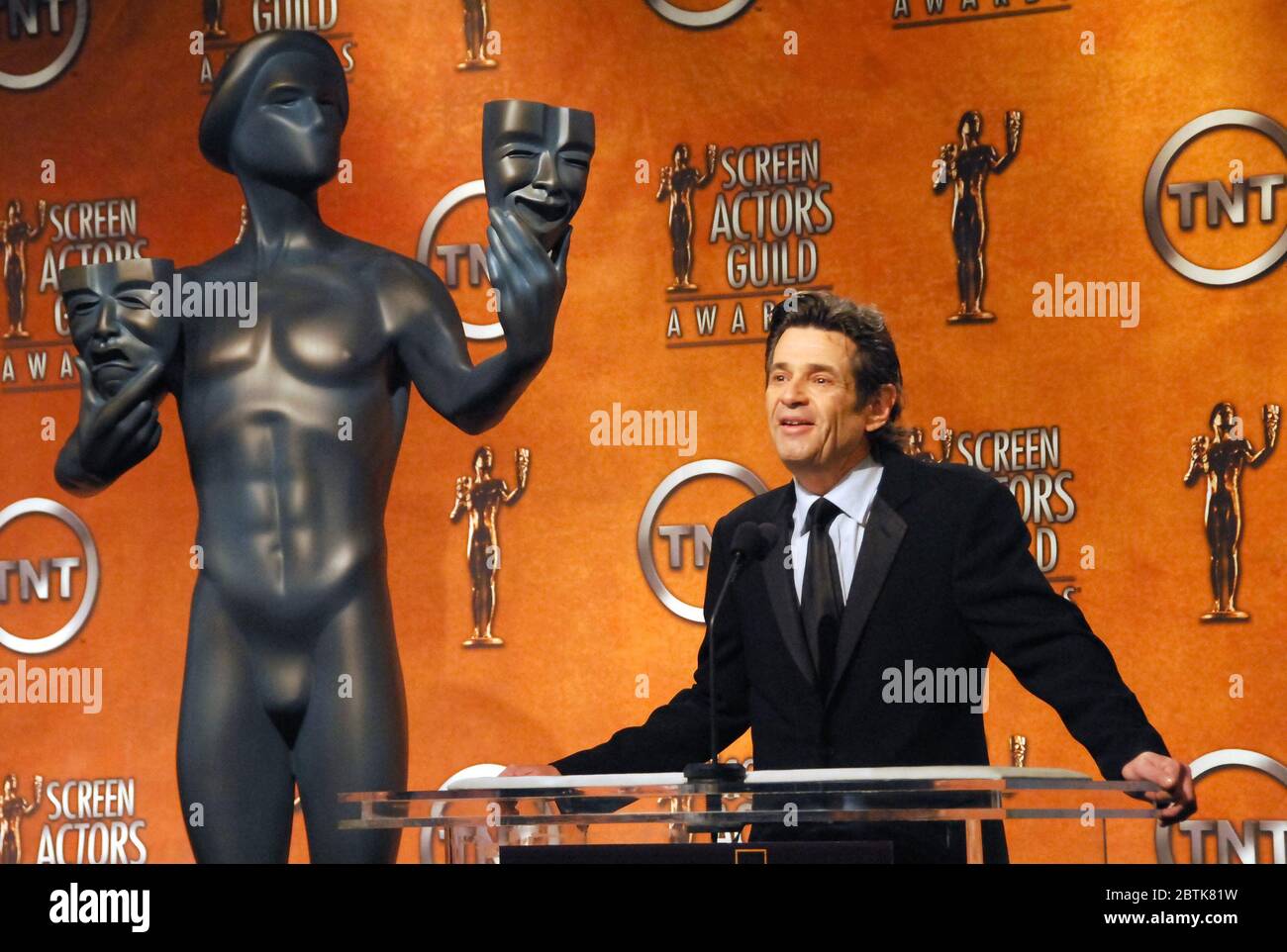 SAG-Präsident Alan Rosenberg bei der 13. Jährlichen Ausschreibung der Screen Actors Guild Awards im Silver Screen Theatre des Pacific Design Center in West Hollywood, CA. Die Veranstaltung fand am Donnerstag, 4. Januar 2007 statt. Foto: SBM / PictureLux - Dateireferenz # 34006-525SBMPLX Stockfoto