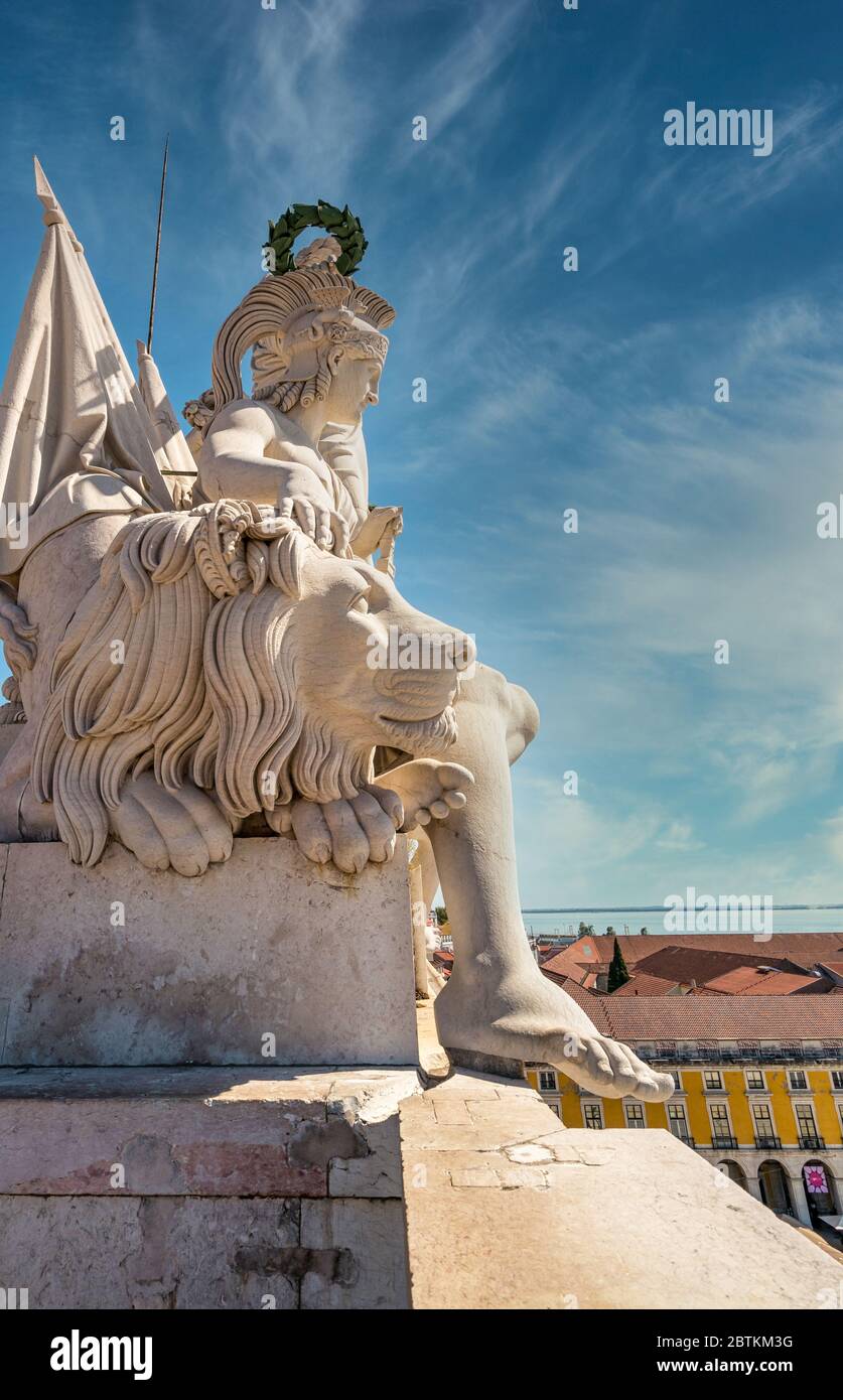 Detail der Statue auf dem Gipfel des Arco Stockfoto
