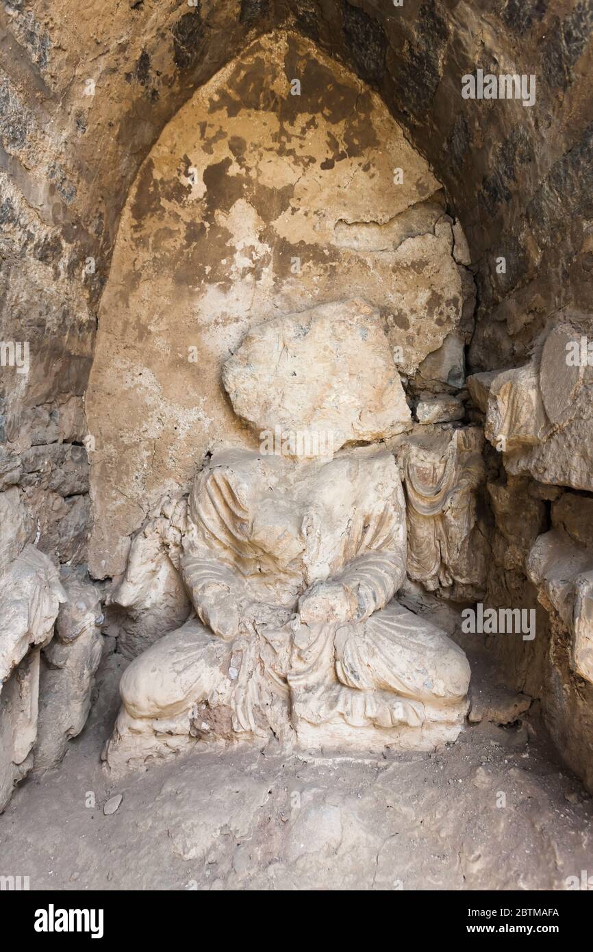 Buddha-Statuen an der archäologischen Stätte von Mohra Moradu, Antike Stadt Taxila, Taxila, Vorort von Islamabad, Provinz Punjab, Pakistan, Südasien, Asien Stockfoto