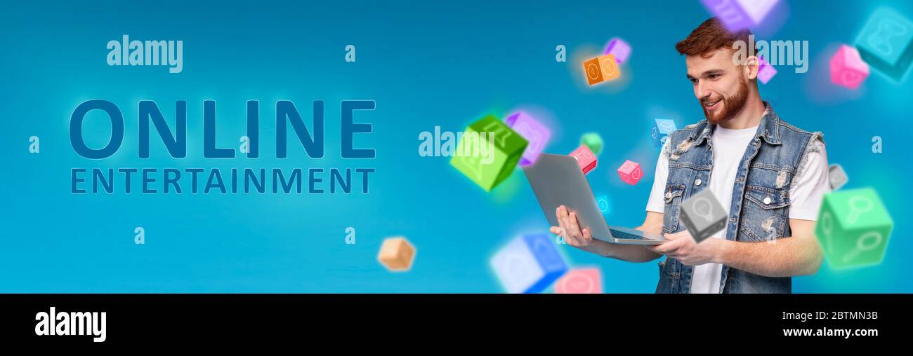Banner mit jungen Mann mit Laptop, funktionale Symbole und Phrase ONLINE-UNTERHALTUNG auf blauem Hintergrund. Collage Stockfoto