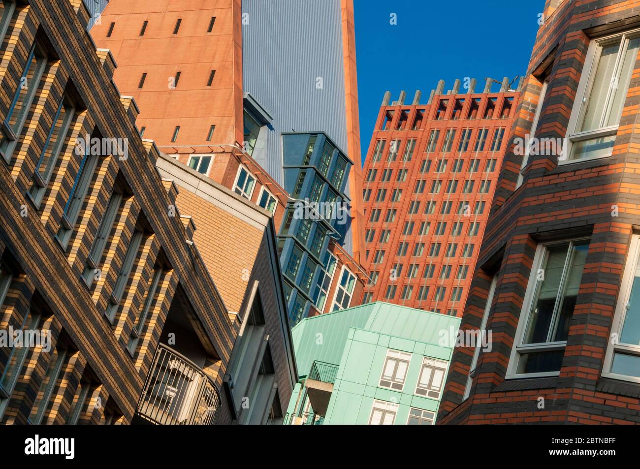 Turfmarkt/Wijnhaven, Den Haag und Umgebung. De Resident ist ein Großprojekt in Spuikwartier. Wohnungswesen Regierung, Wirtschaft, Sozial- und nicht- Stockfoto