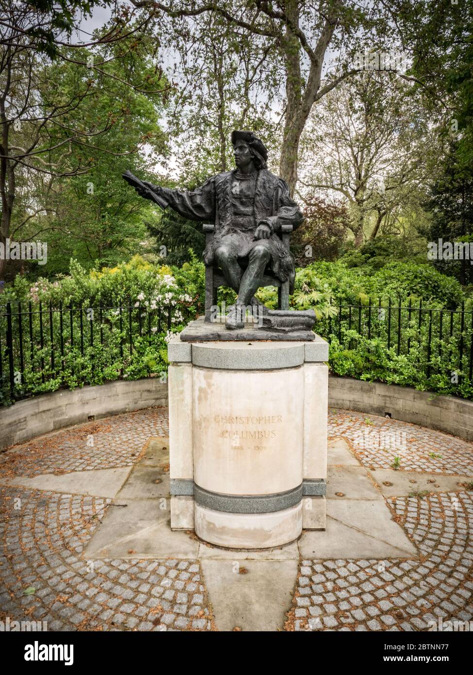 Colubus Statue, Belgrave Square, London. Eine Statue des portugiesischen Entdeckers auf dem Belgrave Square, London, nahe der Botschaft von Spanien. Stockfoto