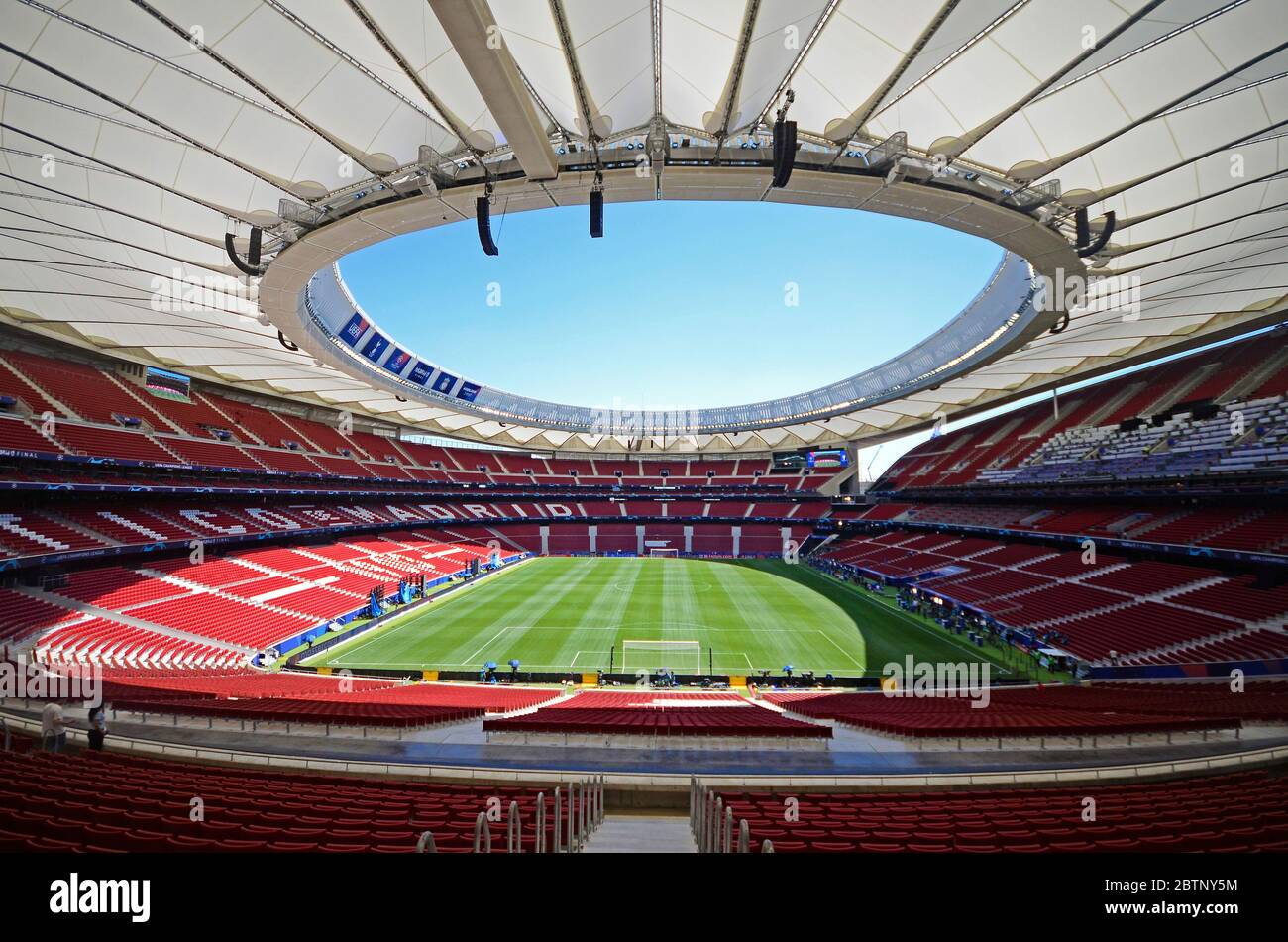MADRID, SPANIEN - 31. MAI 2019: Gesamtansicht des Spielorts, der einen Tag vor dem UEFA Champions League-Finale 2018/19 zwischen Tottenham Hotspur (England) und Liverpool FC (England) in Wanda Metropolitano abgebildet ist. Stockfoto