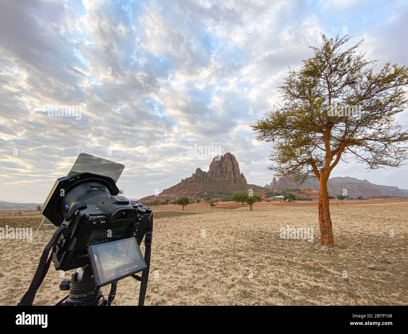 Kamera mit Filter bereit, um die Dämmerung zu fotografieren, Tigray Region, Äthiopien, Afrika Stockfoto