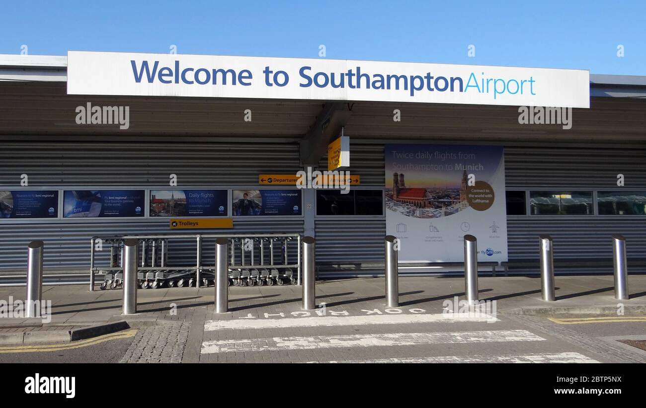 Der Eingang zum Southampton Airport in Hampshire, England Stockfoto