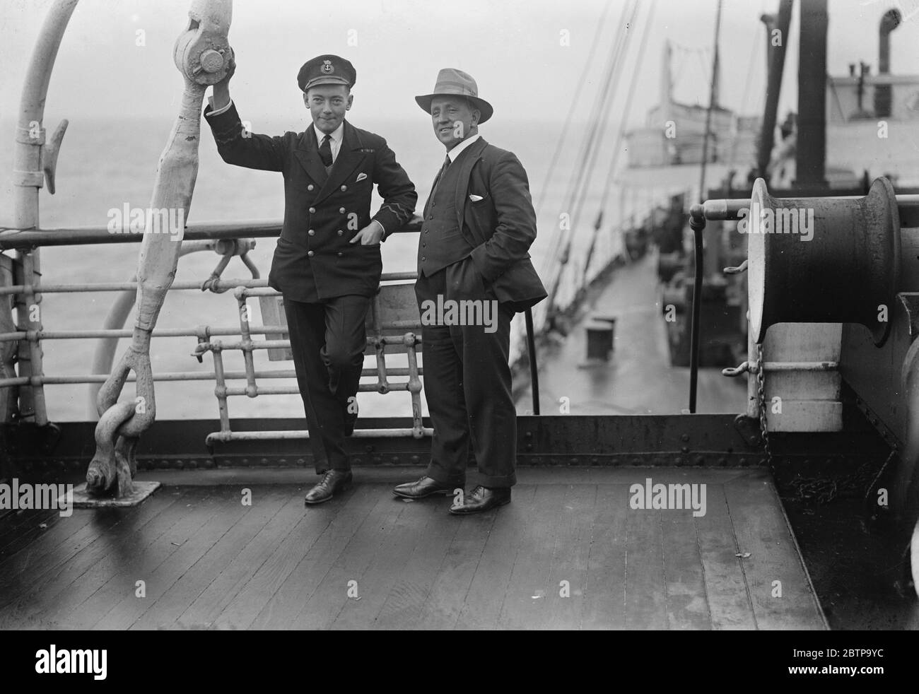 Das atlantische Rettungdrama . Kapitän H Tose der Antinoe , mit EINEM K Evans , Funkbetreiber der Antinoe 1 Februar 1926 Stockfoto