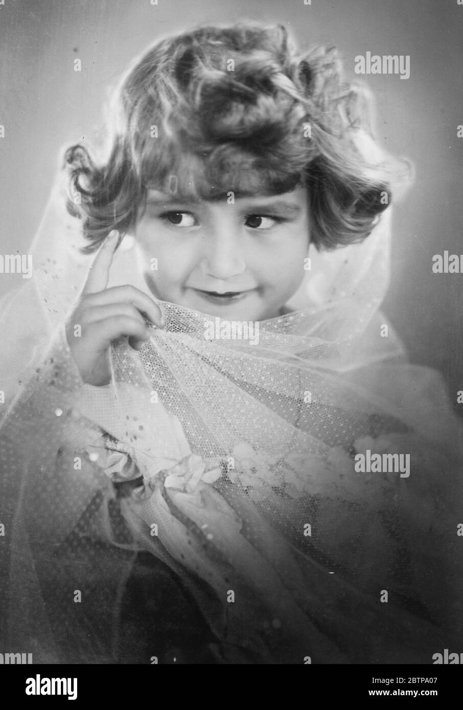 Pipi Gym , fünf Jahre alten Filmstar, die ihre ungültigen Eltern und gealterte Großmutter hält , und zahlt auch für die Ausbildung ihrer Brüder . Juli 1927 Stockfoto