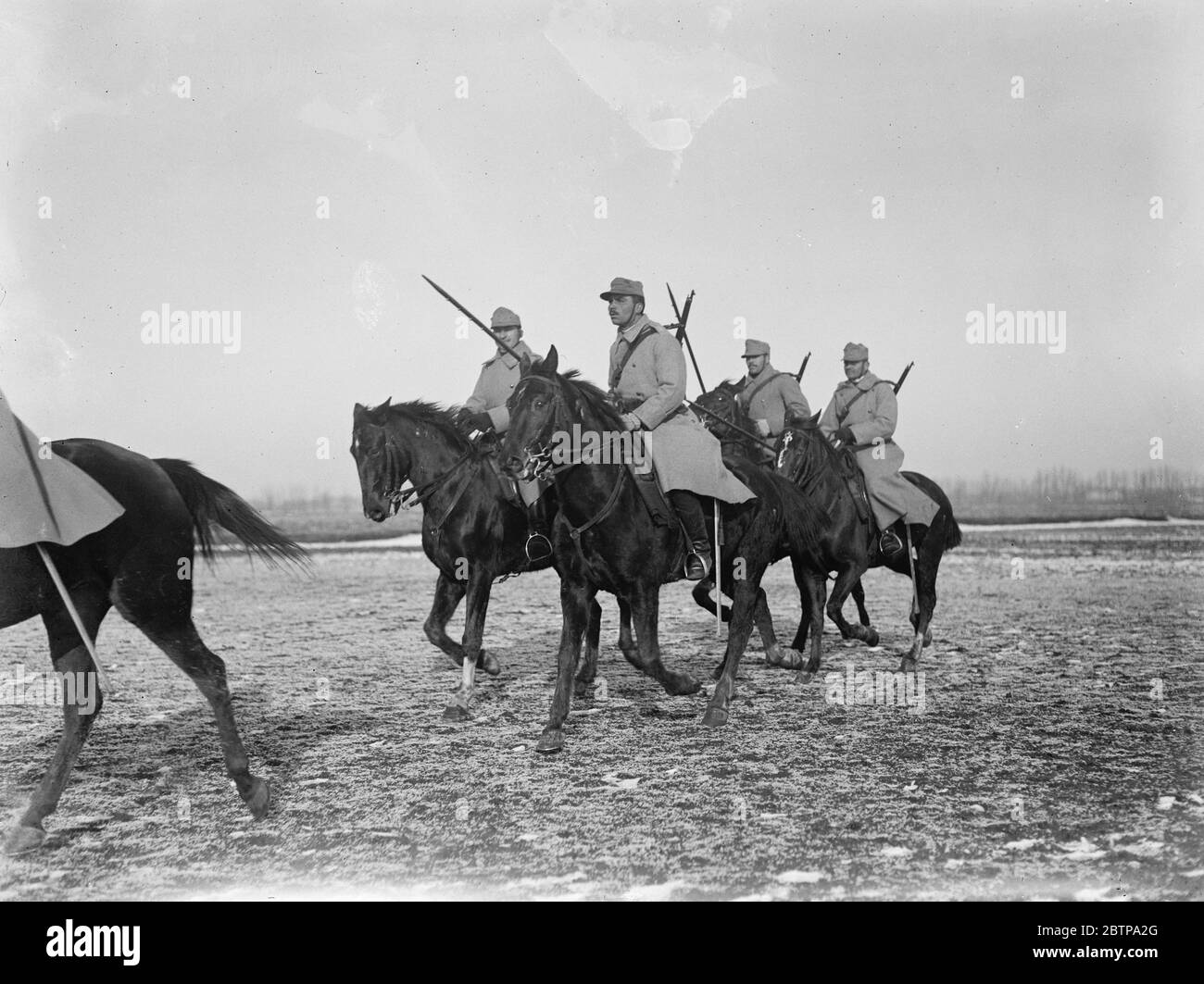 Rumänische Armee . Rumänischer Pfadfinder patrouilliert auf ihren Reittieren. 1915 Stockfoto