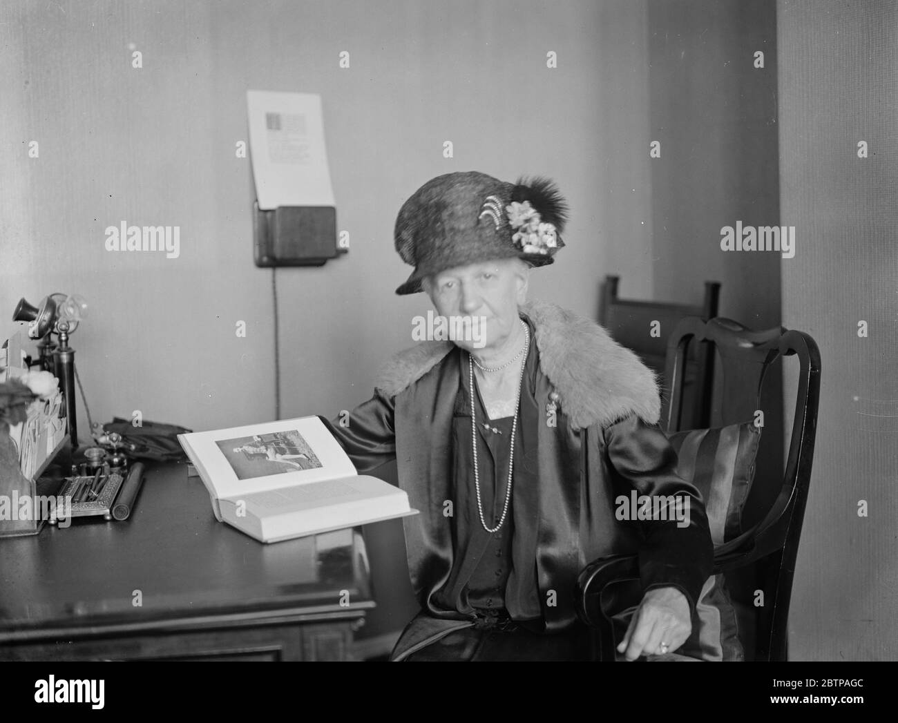 Gesellschaft Autorin . Dowager Lady Raglan, dessen Buch Erinnerungen von drei regiert wurde veröffentlicht. 11. Oktober 1928 Stockfoto