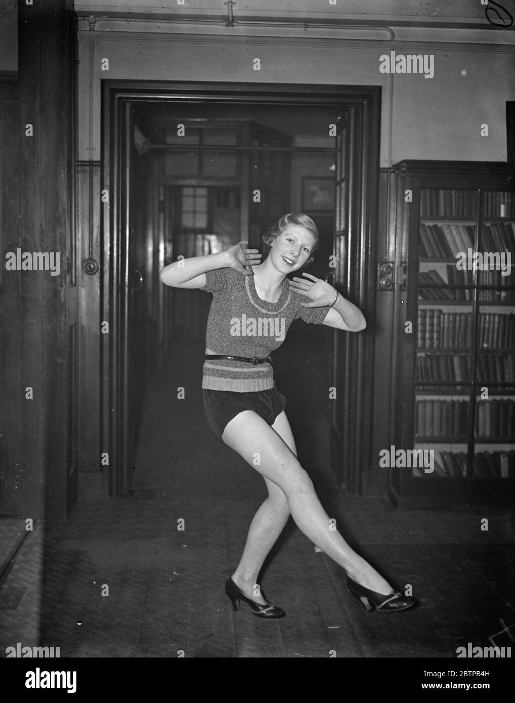 Eine bemerkenswerte Fee. Miss Daphne Lansbury, die 16-jährige Enkelin von George Lansbury, wird eine der Feen im Lyceum Pantomime Cinbrella sein. 17 Dezember 1931 Stockfoto